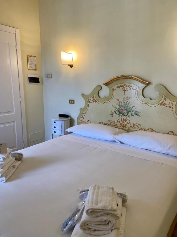 Sourire Hotel Рим Экстерьер фото