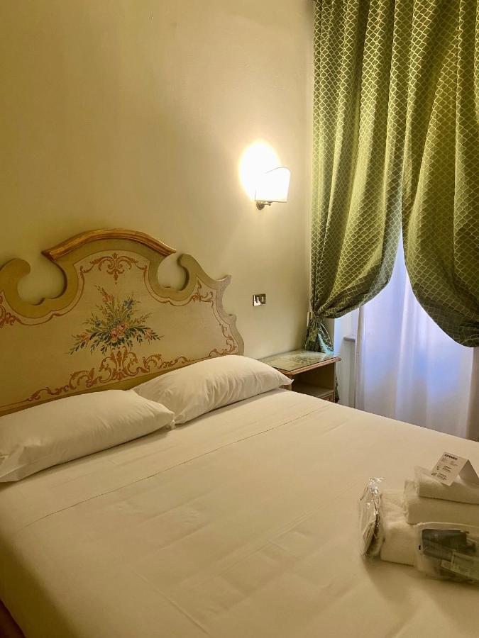 Sourire Hotel Рим Экстерьер фото
