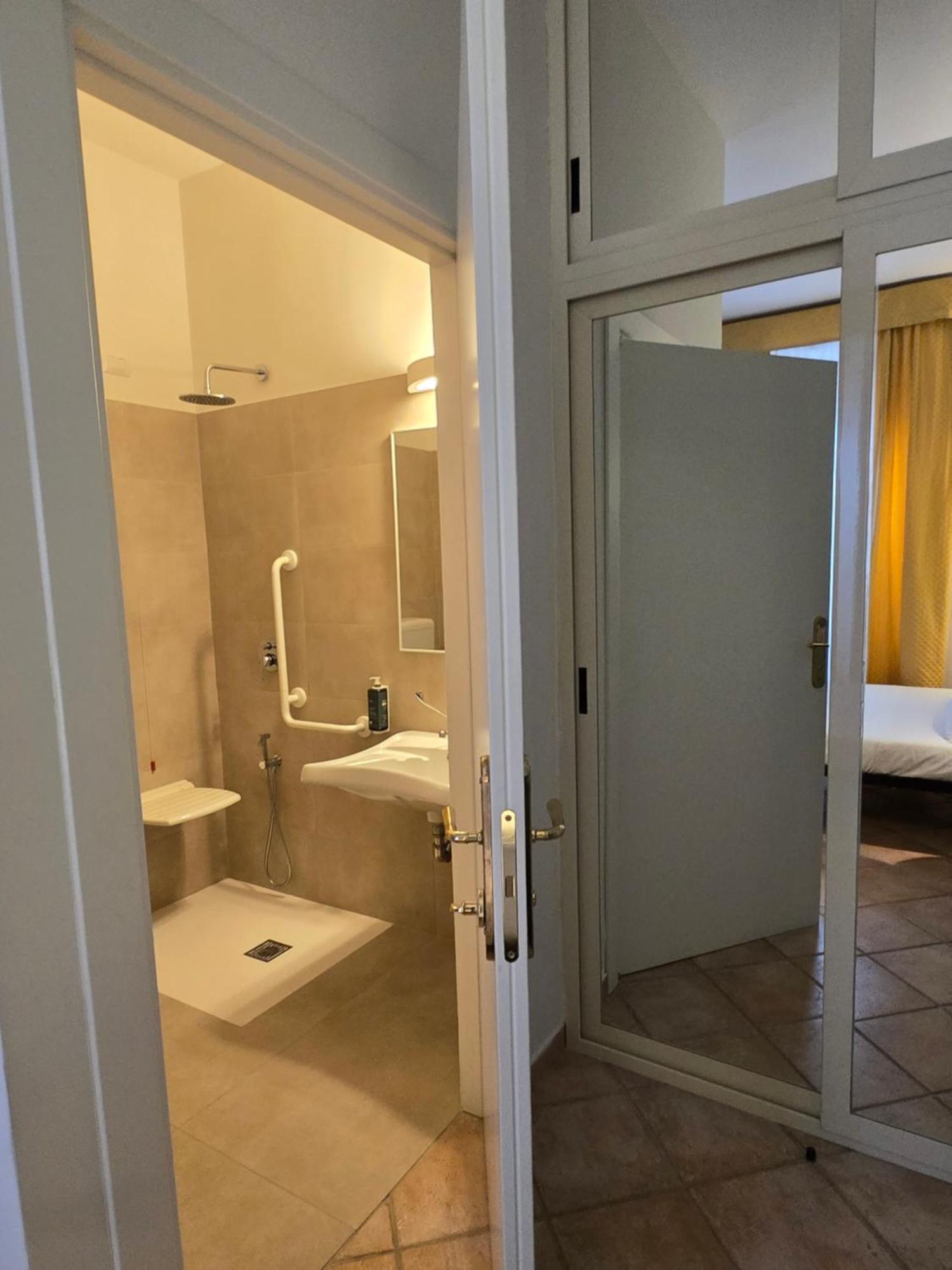 Sourire Hotel Рим Экстерьер фото